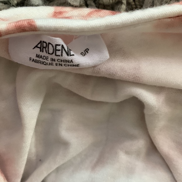 Women’s Ardene Tie Die Long Sleeve Crop Top - Picture 4 of 4